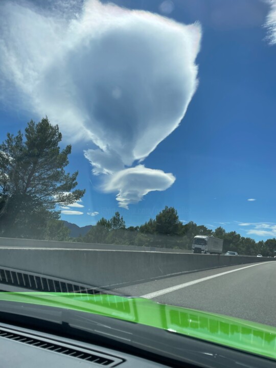 Fotografia intitolato "Le nuage" da Agnès M, Opera d'arte originale, Fotografia digitale