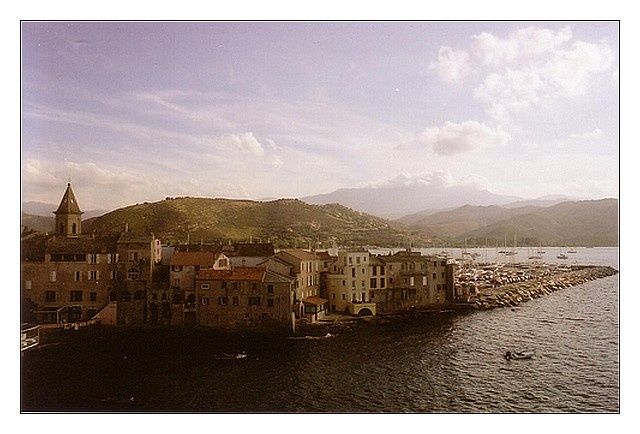 Photographie intitulée "Saint Florent" par Jean-Louis Alessandri, Œuvre d'art originale