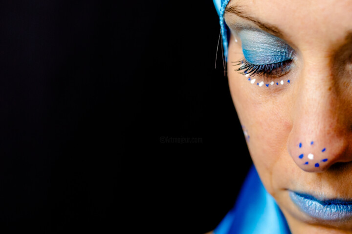 Fotografie getiteld "Mademoiselle blue" door Aline Sprauel, Origineel Kunstwerk, Digitale fotografie