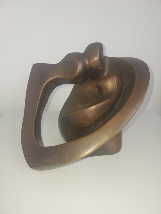 Sculpture titled "Laços do amor" by Anamaria Vieira Da Silva, Original Artwork, Bronze