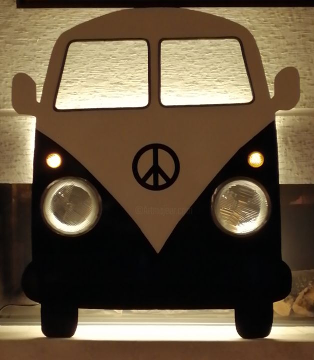 Sculpture titled "Mon Van Lumineux" by Andregeometricart, Original Artwork, Spray paint Mounted on Wood Panel