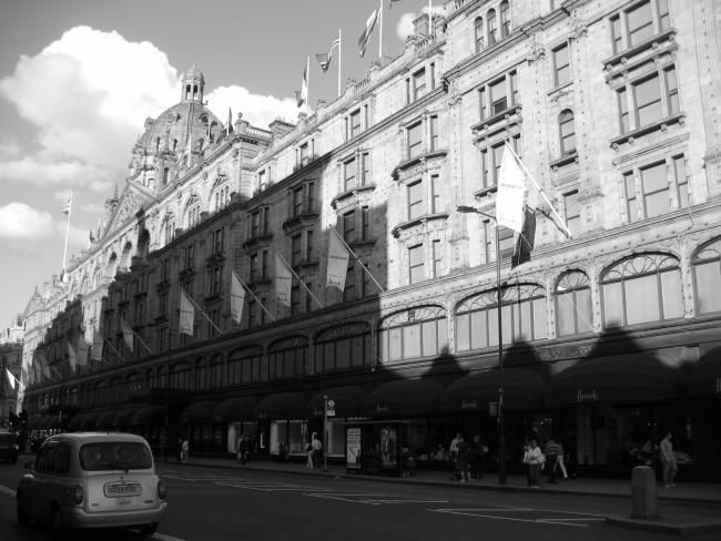 Fotografia intitulada "Harrods" por Anthony Tsoukas, Obras de arte originais