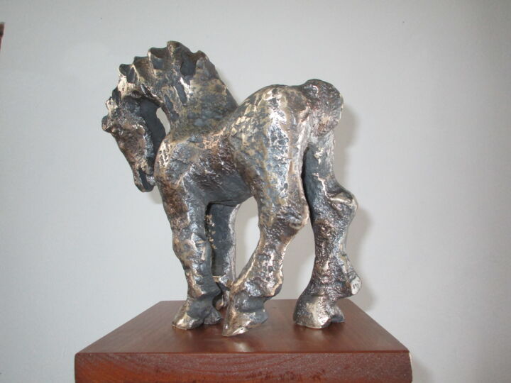 제목이 "Cheval de bronze !"인 조형물 Armand Robitaille로, 원작, 청동