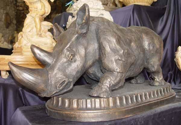 Scultura intitolato "rhino" da Pierre Campo, Opera d'arte originale, Ceramica