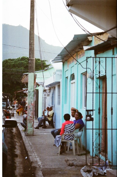 Photographie intitulée "Puerto Plata" par Audrey Dora, Œuvre d'art originale, Photographie argentique