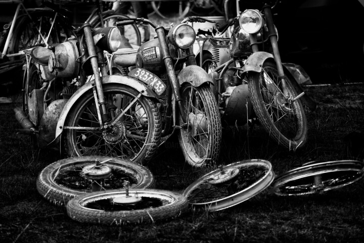 Photography titled "Oldies Motorcycles" by Olivier Barau, Original Artwork, Digital Photography