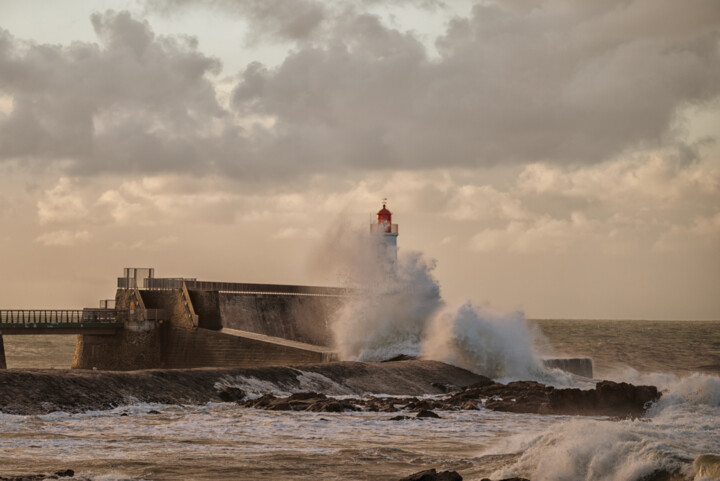 「Vague sur le phare」というタイトルの写真撮影 Olivier Barauによって, オリジナルのアートワーク, デジタル