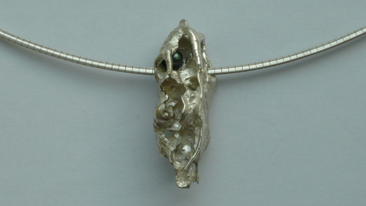 Design mit dem Titel "Pendentif, pièce un…" von Béatrice De Greef, Original-Kunstwerk, Schmuck