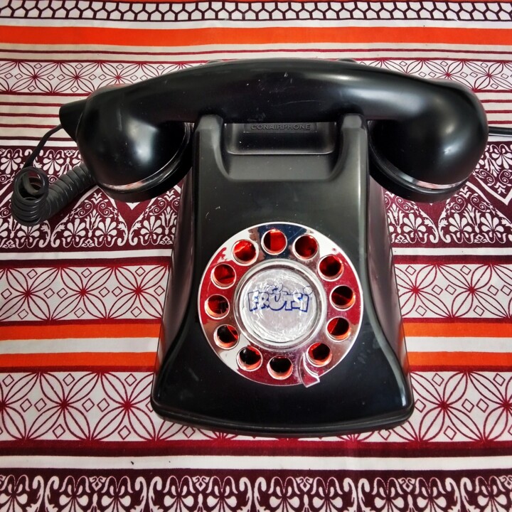 Diseño titulada "Funny Phone" por Calavera Estudio Dgo Mx, Obra de arte original, Accesorios