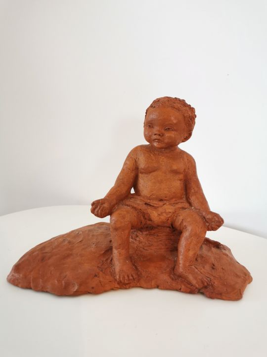 Sculpture titled "Dans son monde" by Martine Caoudal, Original Artwork, Clay