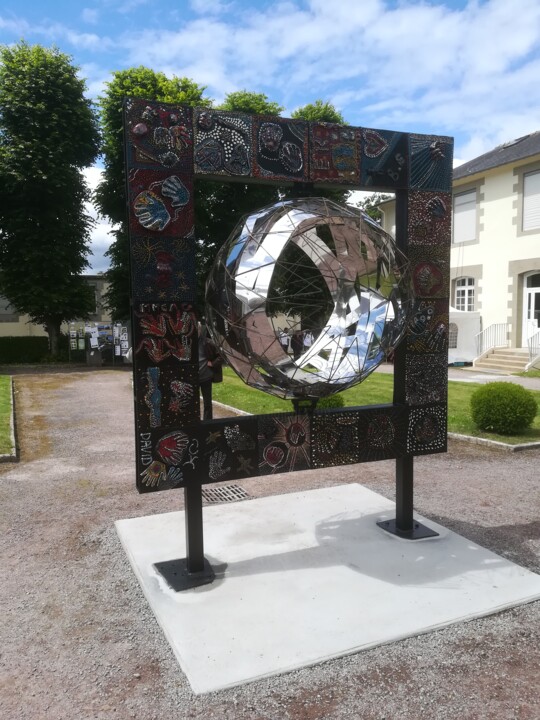 Sculptuur getiteld "La sphère de Wilsen" door Christophe Milcent, Origineel Kunstwerk, Metalen