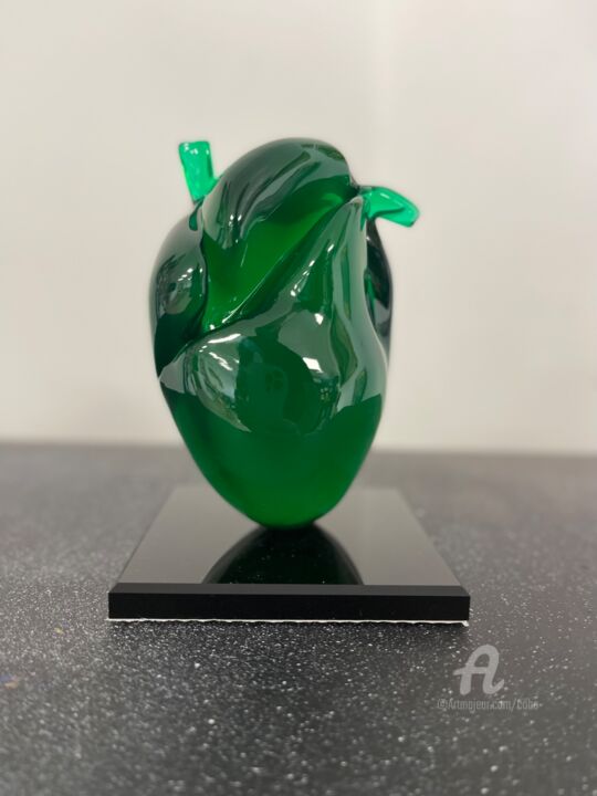Sculpture titled "Green HEART" by Cobo, Original Artwork, Resin