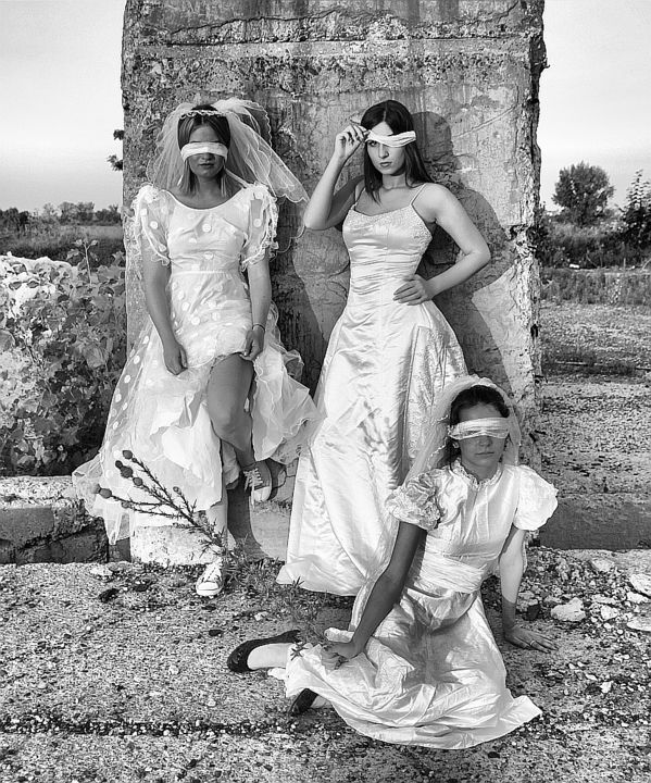 Fotografía titulada "The Blind Brides" por Cornel Gingarasu, Obra de arte original