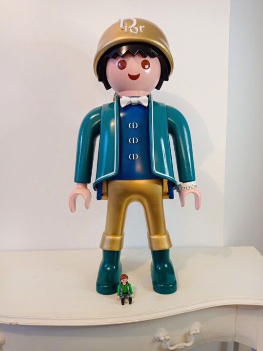 Sculptuur getiteld "Playmobil XXL custo…" door Cyborg Corrigé, Origineel Kunstwerk, Graffiti