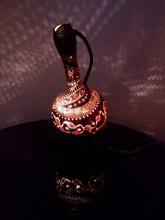 Artesanato intitulada "Дизайнерская лампа-…" por Julia Grass, Obras de arte originais