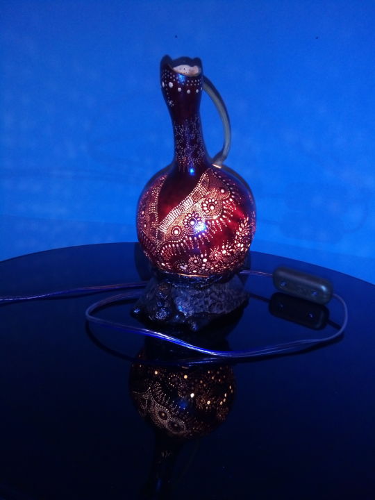 Artesanato intitulada "Дизайнерская лампа-…" por Julia Grass, Obras de arte originais