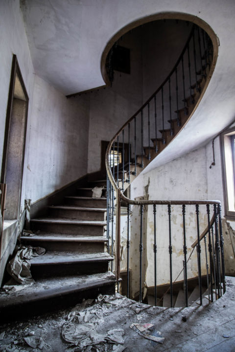 Photographie intitulée "Escalier en S" par Fender Photographie, Œuvre d'art originale