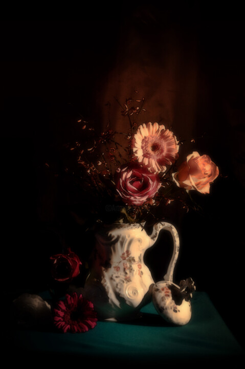 Photography titled "Fleurs dans une thé…" by Didier Bloch, Original Artwork, Digital Photography