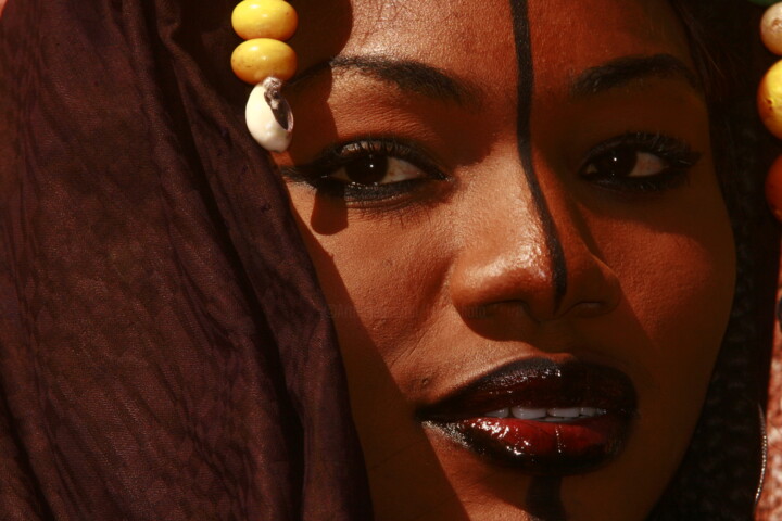 Photographie intitulée "Femme peul. Niger." par Dominique Leroy, Œuvre d'art originale