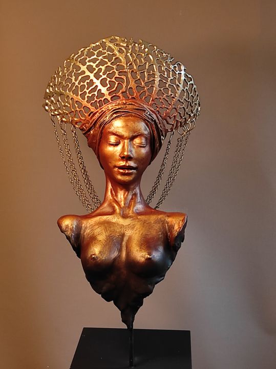 Skulptur mit dem Titel ""AYA GODDESS" MIXED…" von Elena Kraft, Original-Kunstwerk, Ton