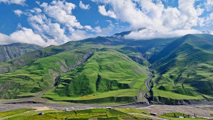 Fotografie getiteld "Caucasus panorama,…" door Emaga Travels By Emaga Art, Origineel Kunstwerk, Digitale fotografie