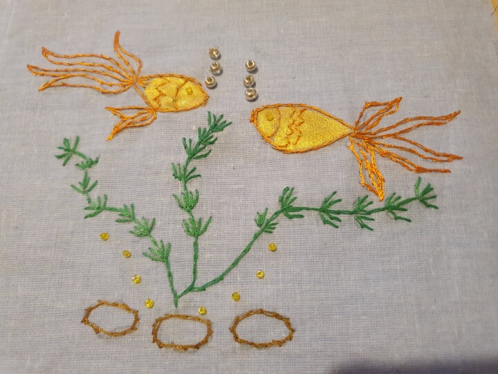 Arte textil titulada "GOLD FISH" por Flower Planet, Obra de arte original, Bordado
