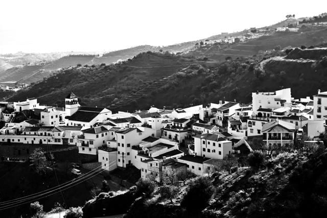 Photographie intitulée "En el pueblo_003" par Wanda, Œuvre d'art originale, Autre