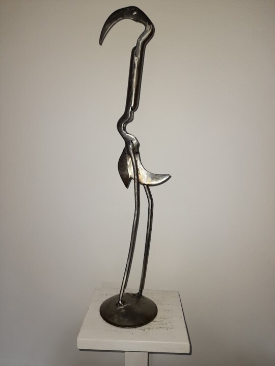 「FLAMANT ROSE DE CAM…」というタイトルの彫刻 Gerard Lamiによって, オリジナルのアートワーク, 金属