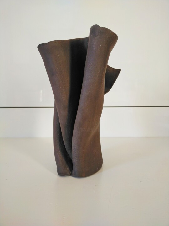 Escultura titulada "Pieghe" por Gianluigi Golfetto, Obra de arte original, Arcilla