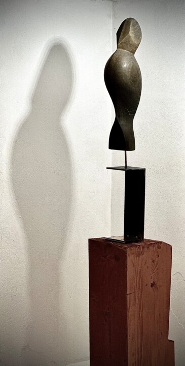 Escultura titulada "Svasso in the air" por Giorgio Romegialli (GA), Obra de arte original, Piedra