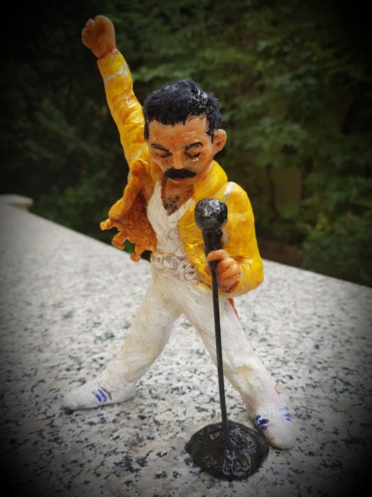雕塑 标题为“Freddie Mercury We…” 由Peter Grundtner, 原创艺术品, 塑料