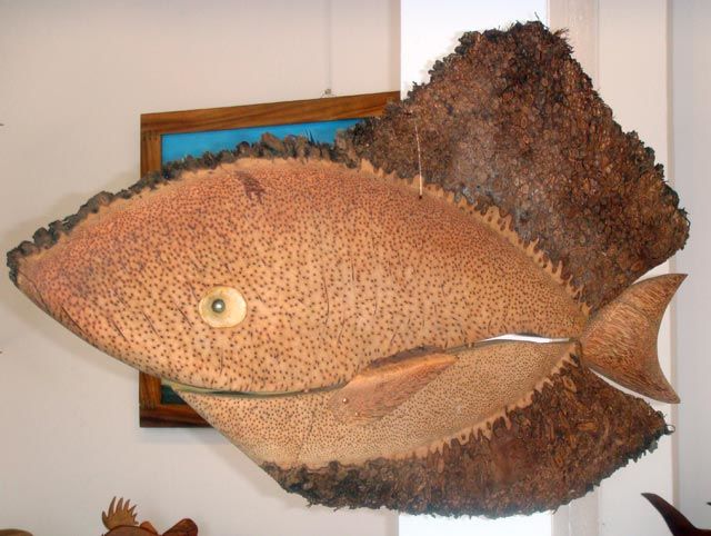 Sculptuur getiteld "coco poisson suspen…" door Hansjorg Stubler, Origineel Kunstwerk