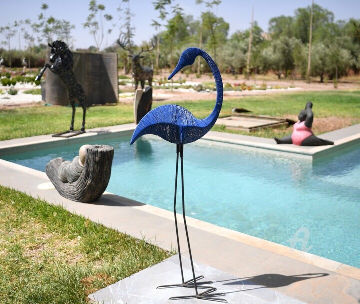 Escultura titulada "Flamant bleu" por Hassan Laamirat, Obra de arte original, Metales