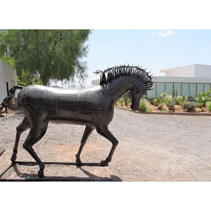 雕塑 标题为“CHEVAL AU TROT Tôlé” 由Hassan Laamirat, 原创艺术品, 金属