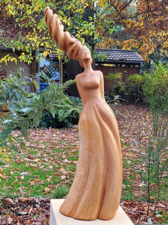 Sculpture titled "Tanz der Eleganz" by Heike Lüders, Original Artwork, Wood