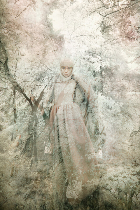 Photographie intitulée "Shield Maiden, III" par Helena Palazzi, Œuvre d'art originale, Photographie numérique