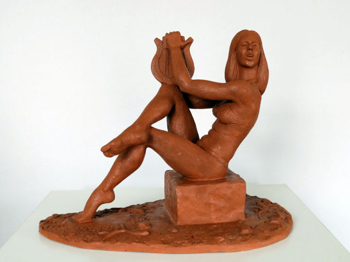 Sculpture titled "Singer" by Bostjan Novak, Original Artwork, Ceramics