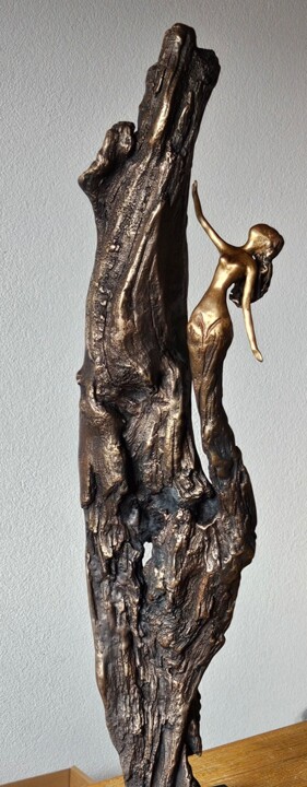 Skulptur mit dem Titel "Mère Nature" von Isabelle Frossard Corthay, Original-Kunstwerk, Bronze
