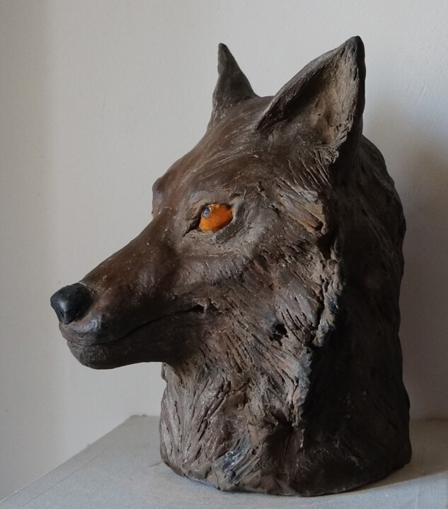 Sculptuur getiteld "PORTRAIT D'UN LOUP" door Isabelle Zwang, Origineel Kunstwerk, Terra cotta