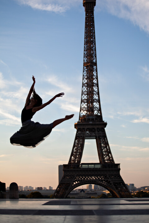 Photography titled "Paris Jump" by Isshogai, Original Artwork, Digital Photography Mounted on Aluminium