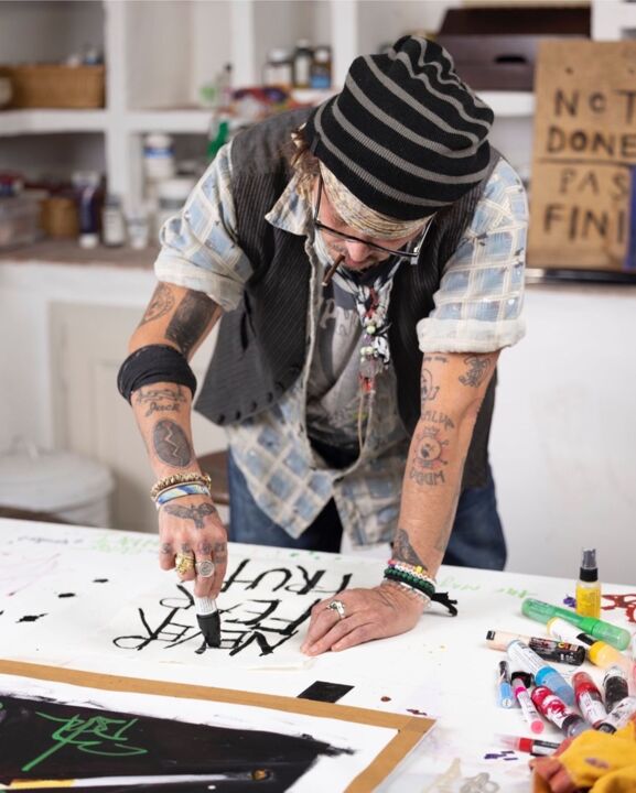 Johnny Depp is selling his works in NFT representing his friends and heroes