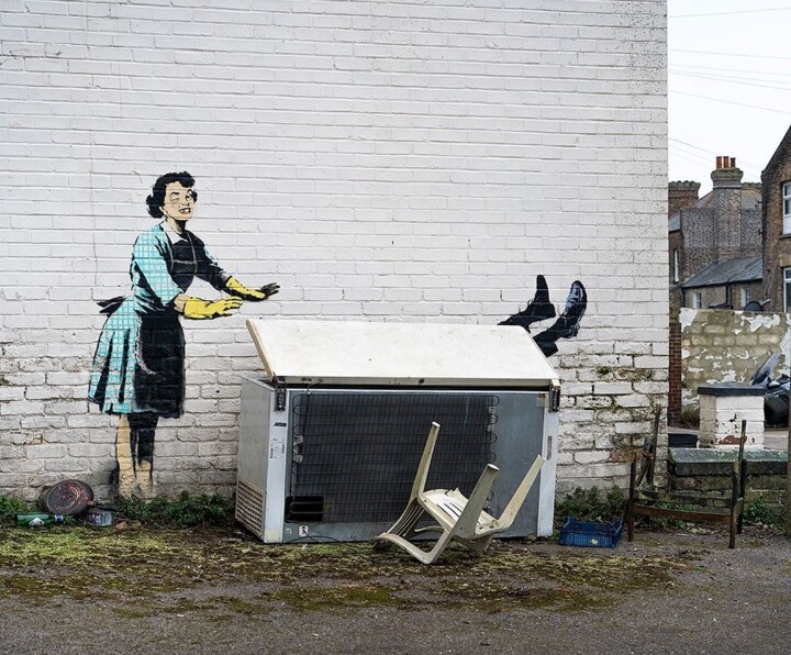 A obra de arte do Dia dos Namorados de Banksy em Margate, Inglaterra, foi removida em poucas horas