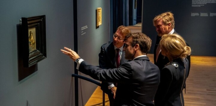Μια ιδιαίτερη επίσκεψη στην έκθεση Vermeer, για τον Πρόεδρο Μακρόν