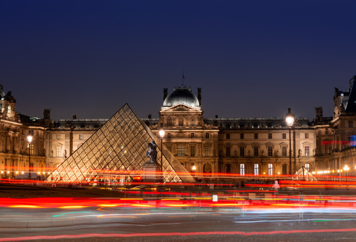 Due archeologi, tra cui un curatore del Louvre, vengono arrestati dalle autorità francesi in un'operazione internazionale di traffico d'arte