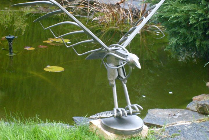 Sculptuur getiteld "rapace-piscivore.jpg" door Jean Noël Oeil, Origineel Kunstwerk, Metalen