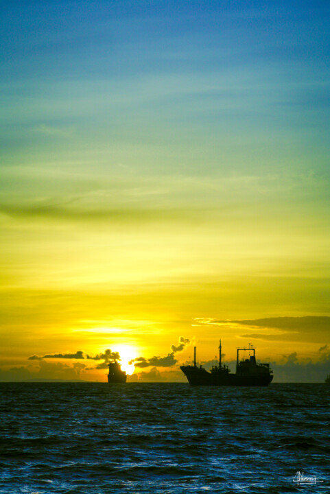 Photographie intitulée "sunset at the bay" par Joseph Dalusong, Œuvre d'art originale, Photographie numérique