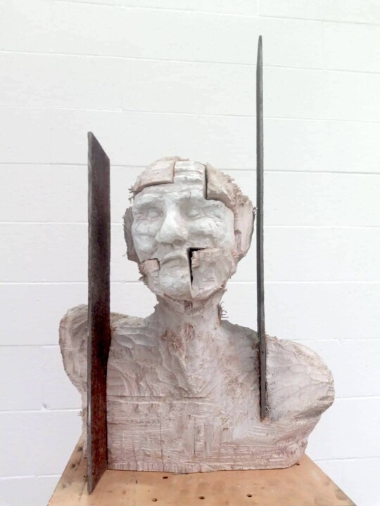 Escultura intitulada "Uomo di gesso" por Joshua Stazio, Obras de arte originais, Madeira