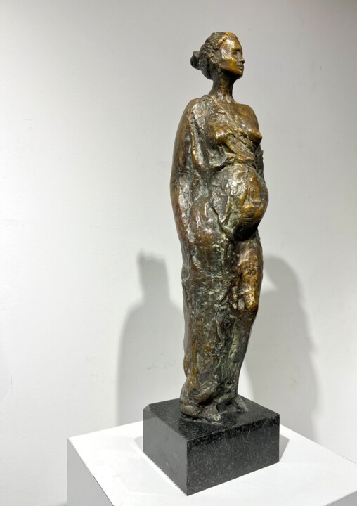 Sculpture titled "Pregnancy" by Kamo Aloyan, Original Artwork, Bronze