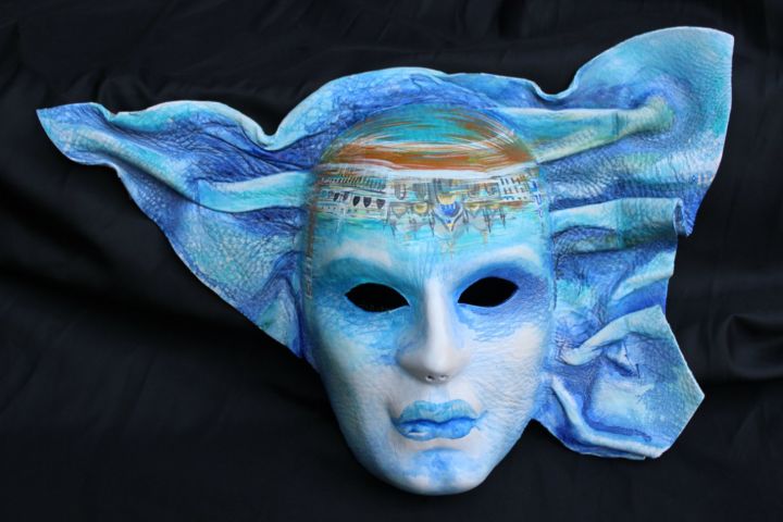 Escultura intitulada "The mask "Spirit of…" por Katyusha Ray, Obras de arte originais, Outro