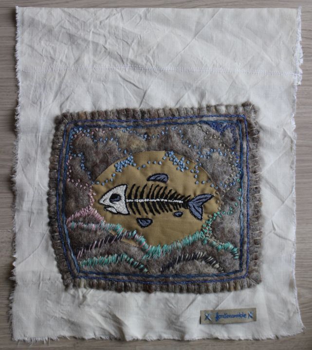 Art textile intitulée "Le Squelette de poi…" par Fontencomble, Œuvre d'art originale